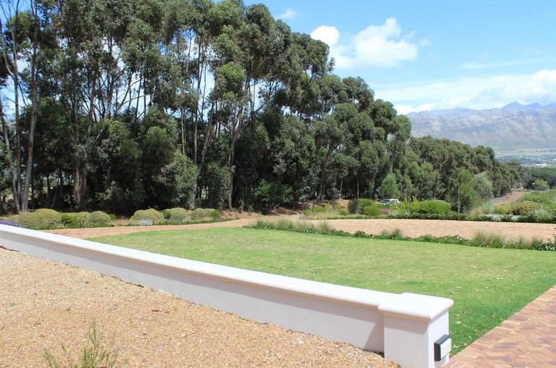5 Bedroom Property for Sale in Sir Lowrys Pass Village Western Cape